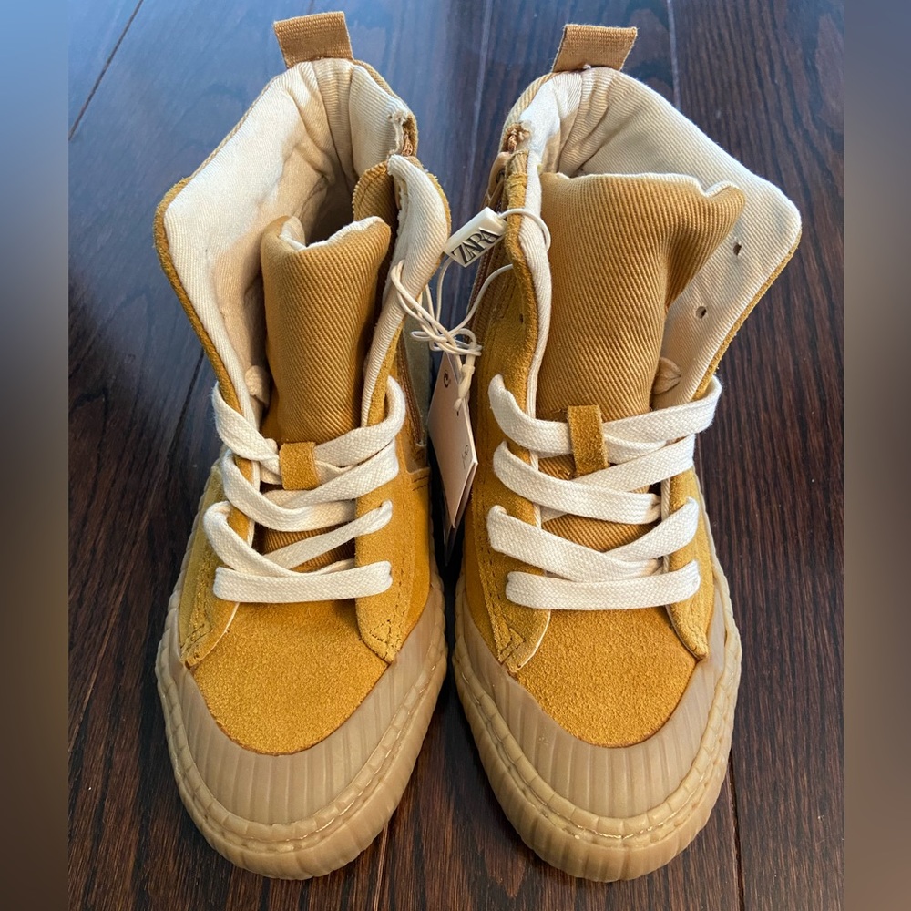 NWT Zara Hightop Shoes - Size 1